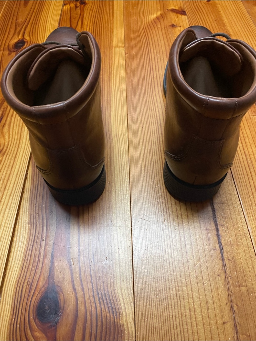 Clark’s Chukka Boots. Sz. 11 - Picture 4 of 10